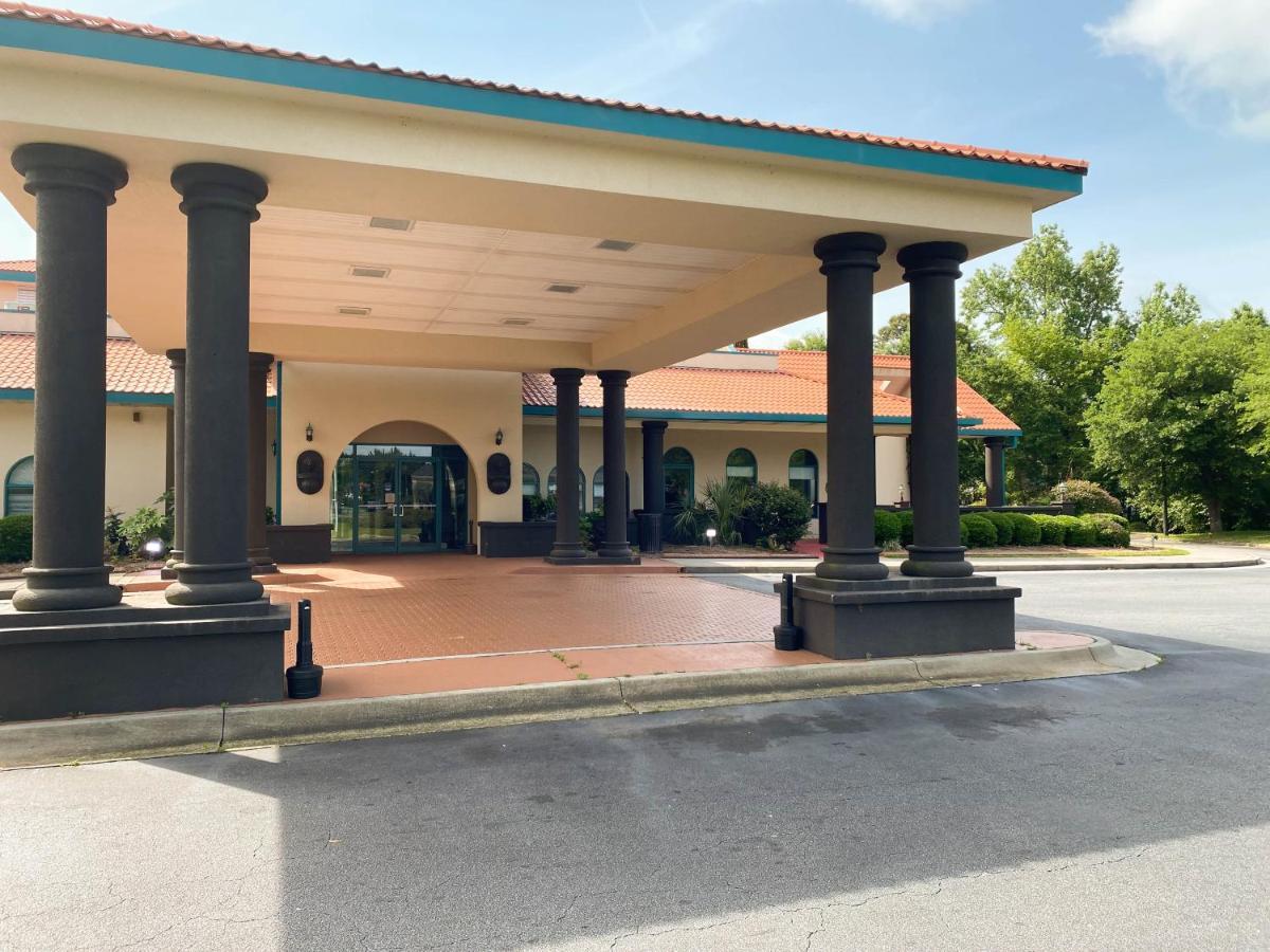Studio 6 Savannah, Ga- Gateway & I-95 Джорджтаун Экстерьер фото